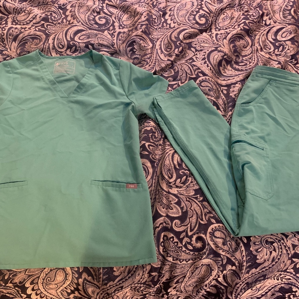 Figs scrubs